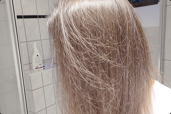 Tu cabello se está debilitando, rompiendo o simplemente no tiene el brillo y la fuerza que solía tener.